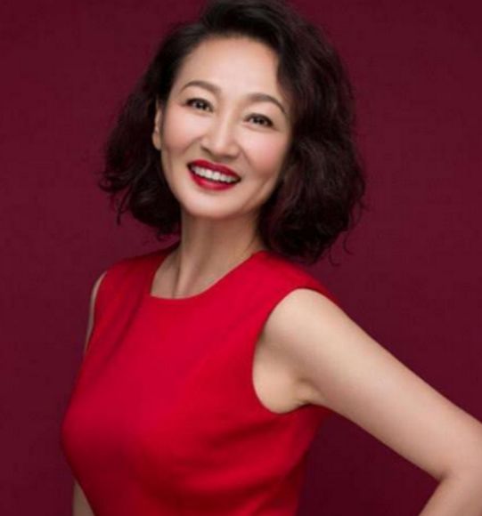 因长相意外进入娱乐圈,当红时为爱退圈7年,离婚后复出风韵犹存