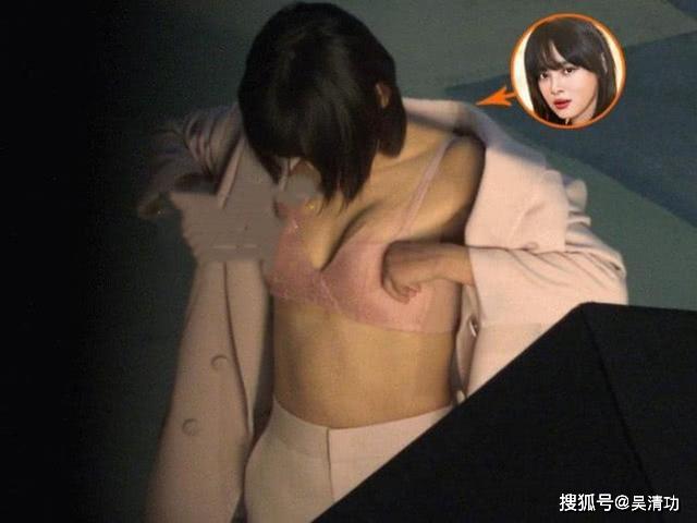 辛芷蕾拍摄内衣大片动作豪放让人喷血,或受到彭于晏、李现的影响