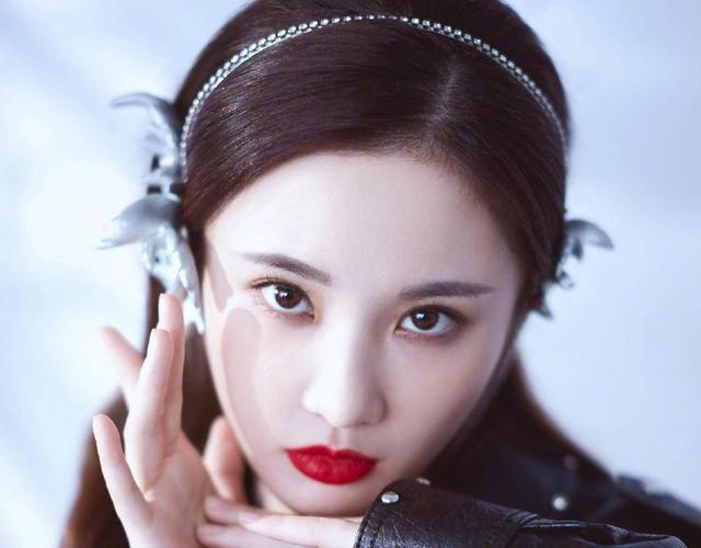 盘点被“加戏”质疑坑了的明星：罗云熙被骂上热搜，她被P遗照