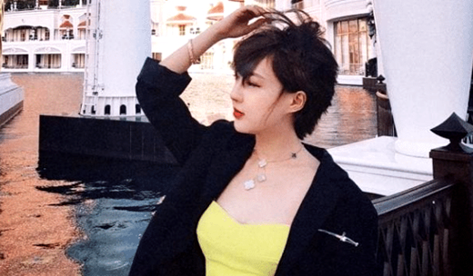 “第一网红”郭美美出狱4个月，改名换脸重回奢靡生活！