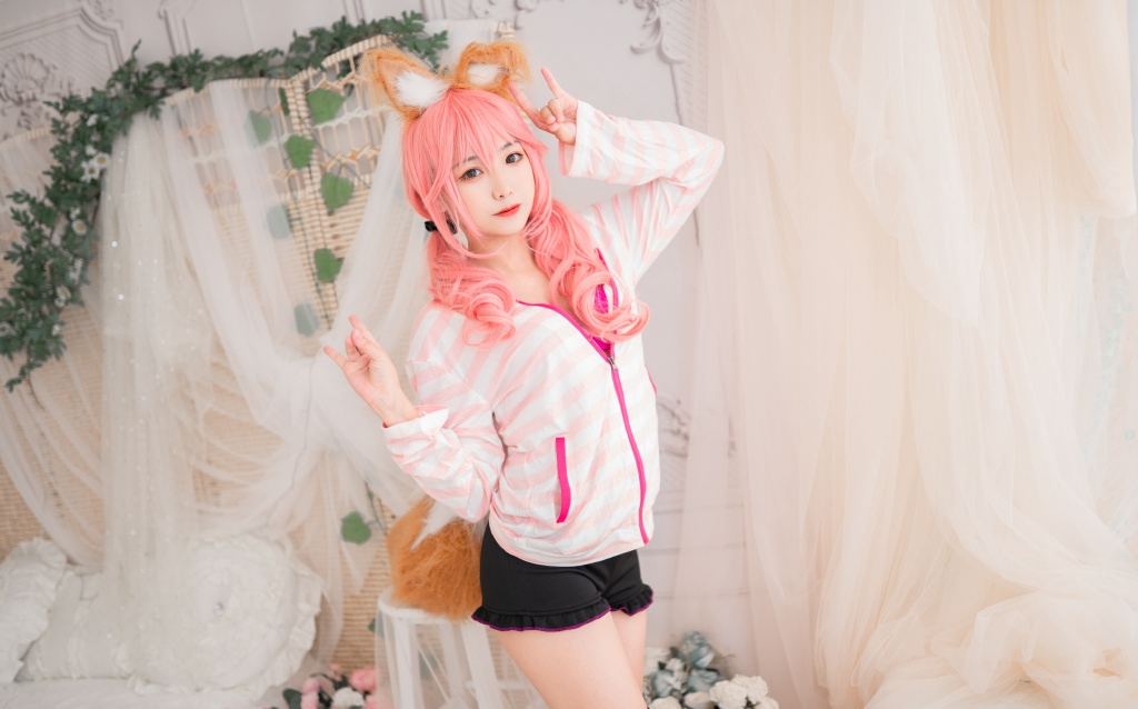 性感美女黑丝美腿cosplay诱人写真图片