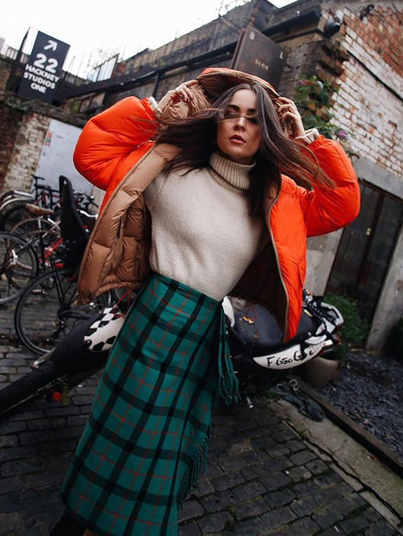 复古风这样穿搭既能彰显个性,还有别样气质