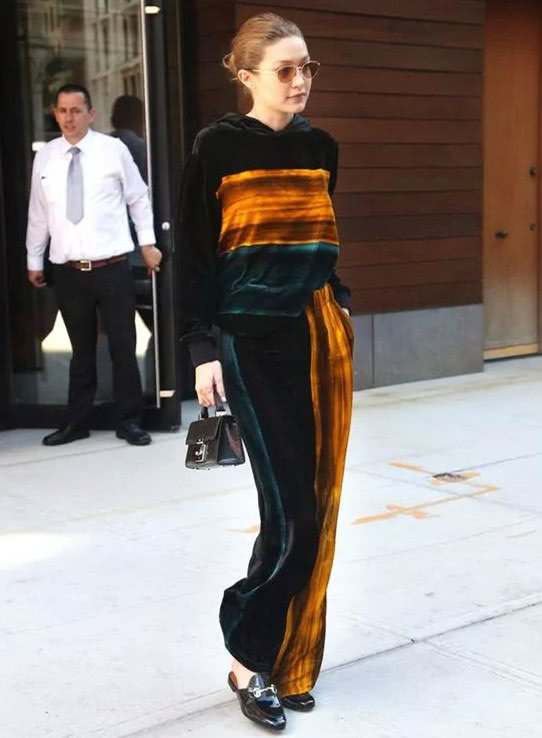 阔腿裤不一定只搭小白鞋,这3款鞋子让你新潮又别致