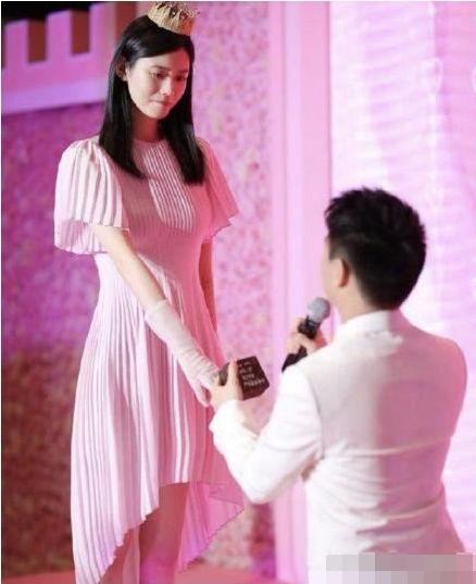 豪门女儿和儿媳有什么不同?看奚梦瑶和赌王女儿就知道了