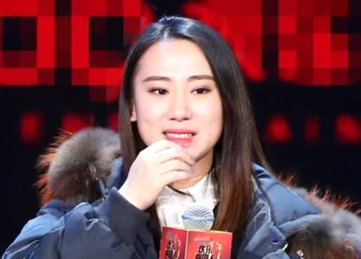 她22岁被赵本山带上春晚，成名后开百万路虎，抛弃丈夫儿子！