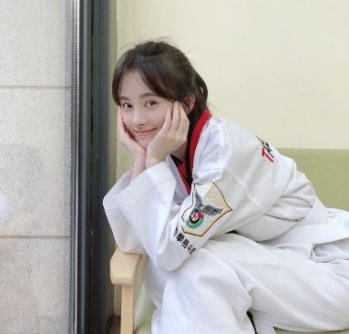 难怪鞠婧祎从不拍清宫戏,当她换上“甄嬛装”,网友:直接大结局