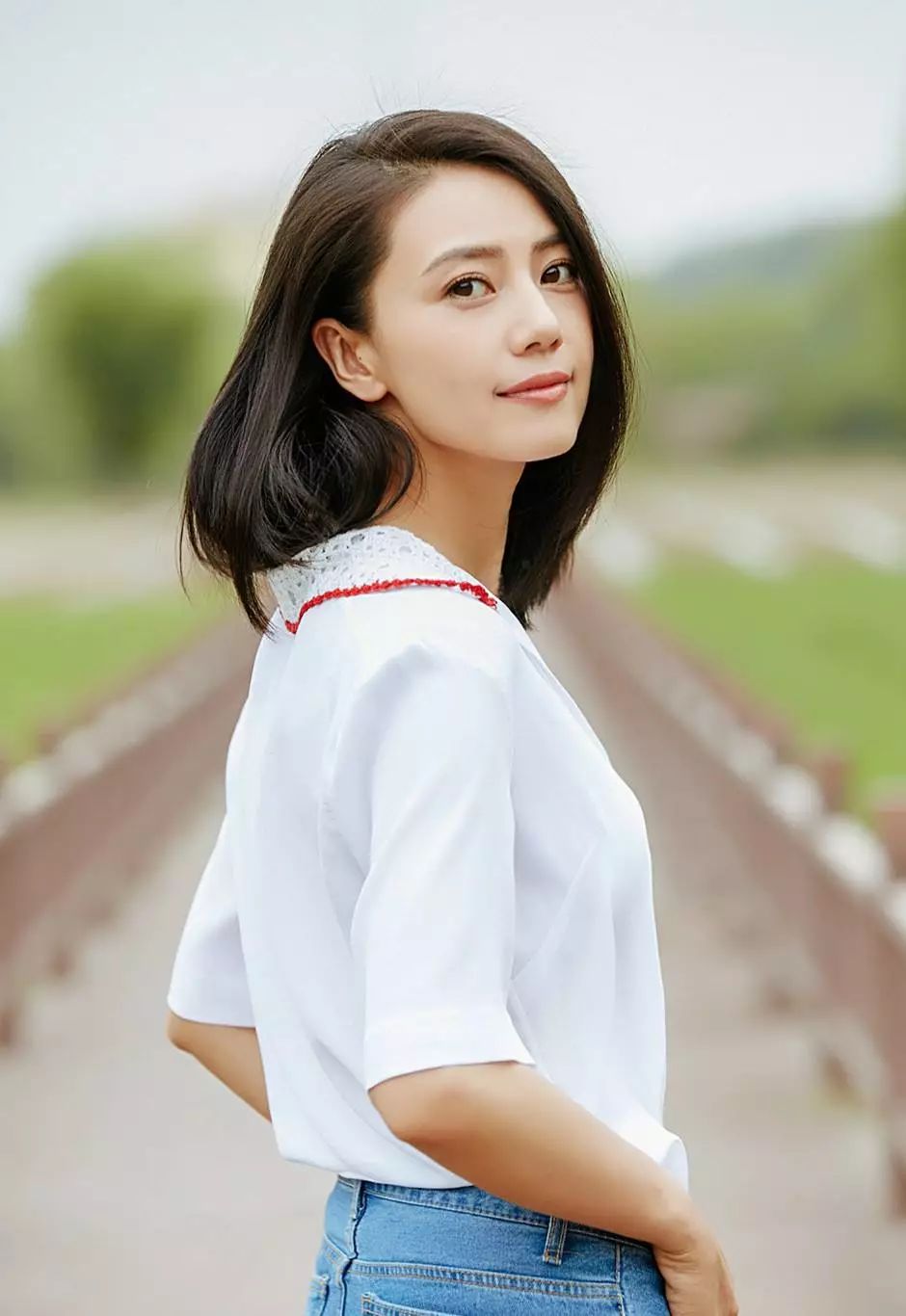 简直就是本行走的教科书!高圆圆这拍照也太好看了吧!