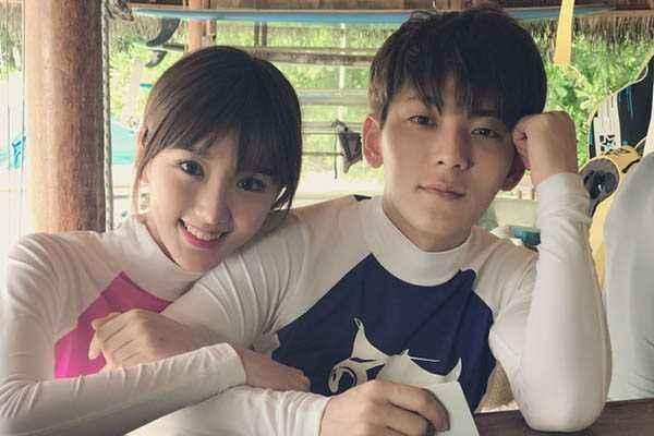 分手两年,陈翔还是早前的陈翔,而毛晓彤却早已脱胎换骨了