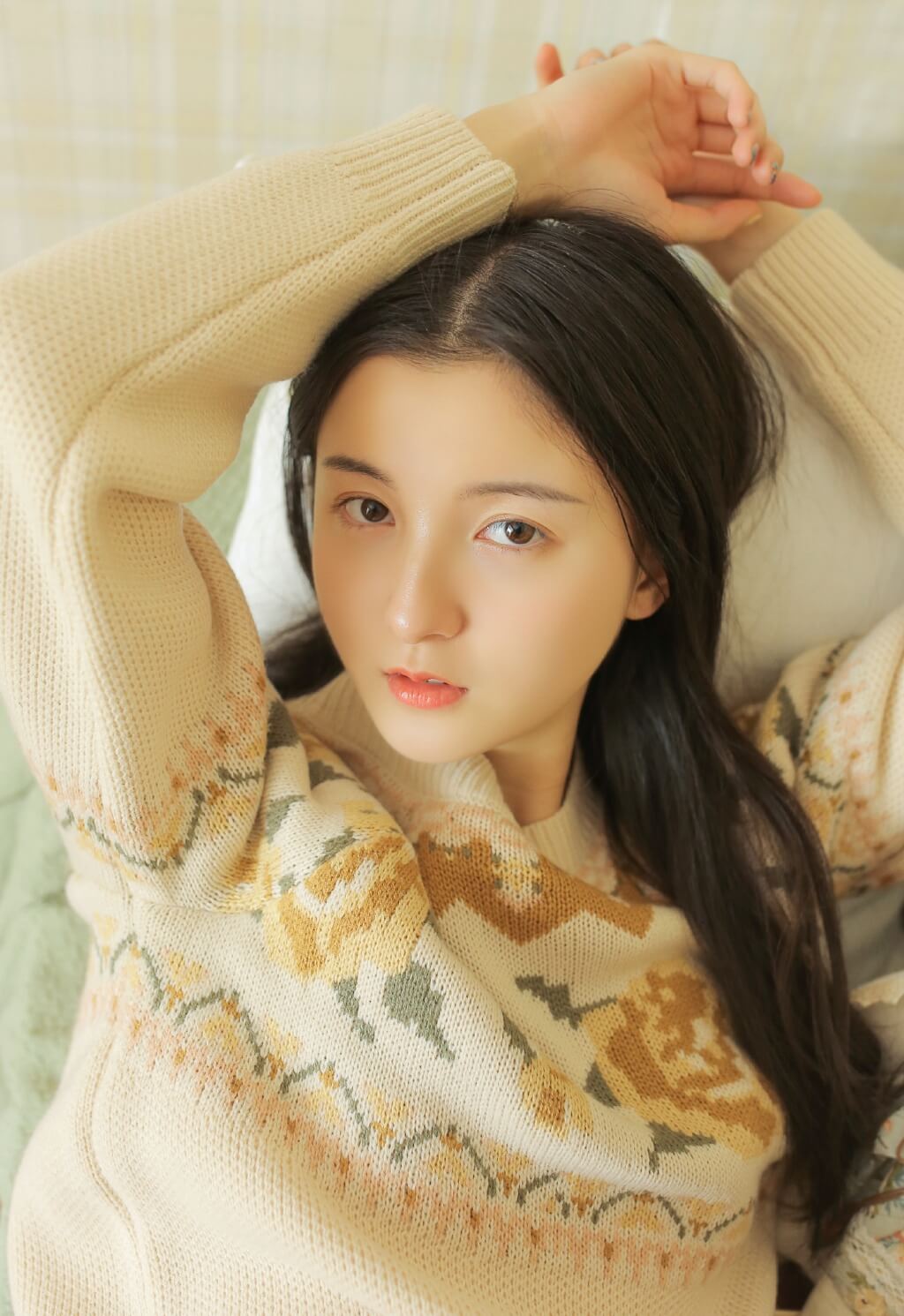 长发美女翘臀美腿魅惑私房写真图片