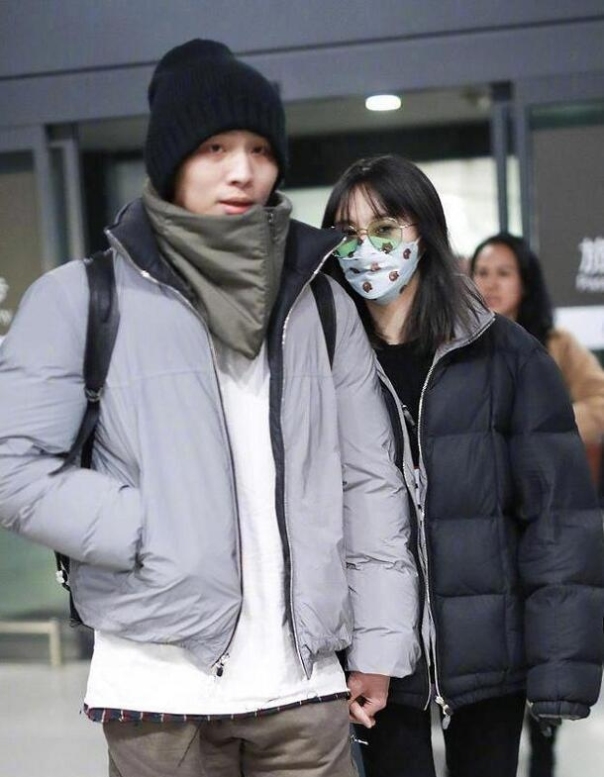 郑爽被男友设局骗感情又骗钱? 网传张恒已注册新公司