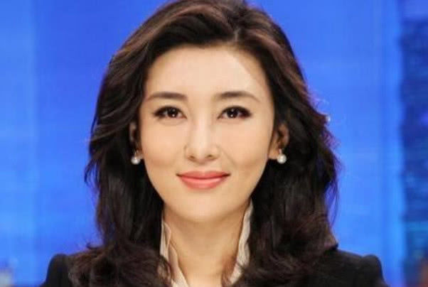 五大美女主持人，董卿第四，朱迅第二，第一美得让人窒息