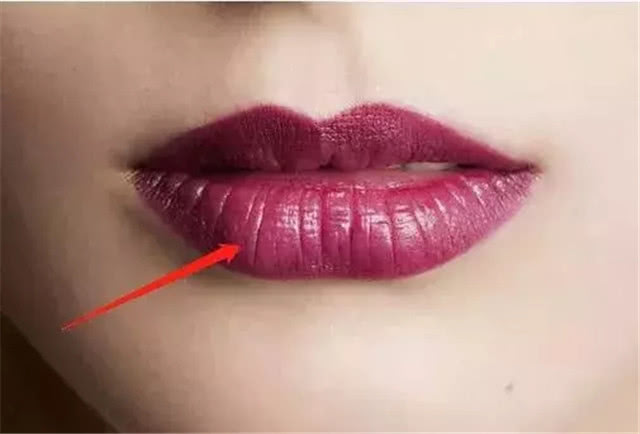 那些每天都涂“口红”的女生现在怎么样了？美容师说出了实情