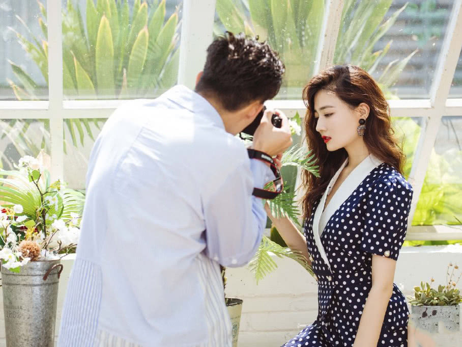 徐璐张铭恩游乐园约会,清纯与复古风任意切换,解锁情侣拍照姿势