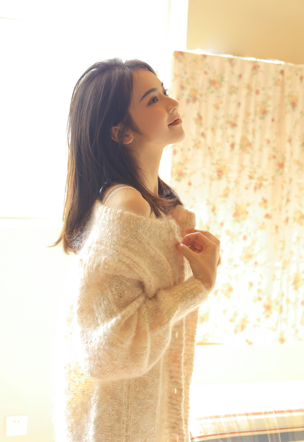 丰满美女居家诱惑性感美女图片