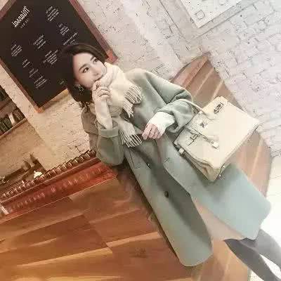 女人尽量不要高跟鞋配大衣，姐姐最近都学他们这样搭，背影都特美