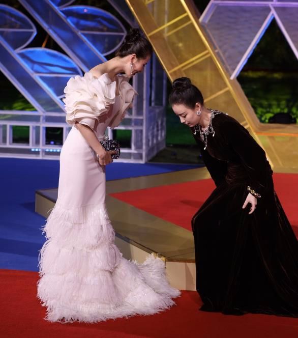 扒扒金鸡奖十大明星同框,陶虹调侃徐峥头发少,邓超孙俪土味比心