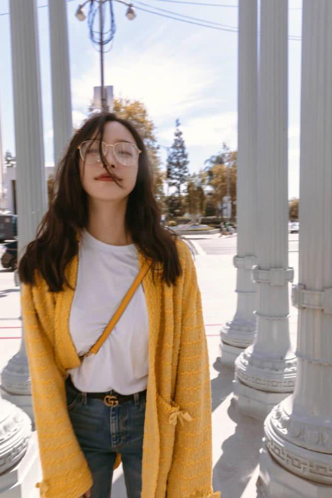 倪妮示范秋冬休闲风格搭配,简约时尚风格多变还有温暖感