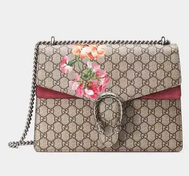 先定个“小目标”,比如拥有这四款经典包包!