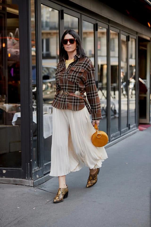 矮个子女生穿衣时最好遵循这3个方法,显高还变瘦