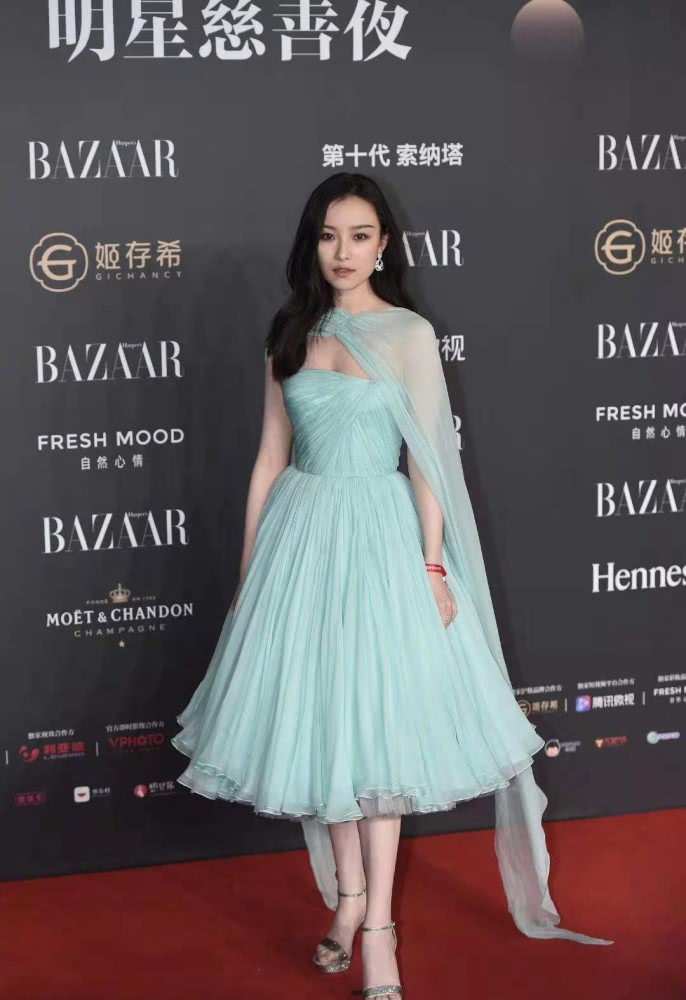 红毯争艳！赵丽颖刘诗诗仙气，杨紫BABY甜美，郎朗娇妻吉娜成最大黑马