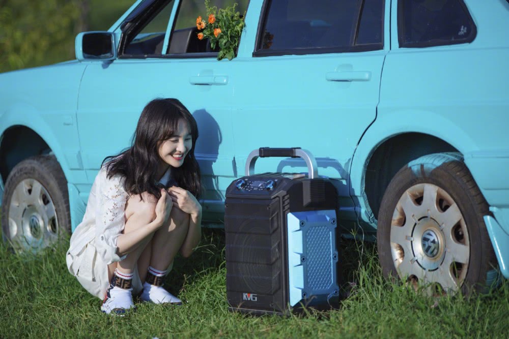 美女郑爽为张恒准备惊喜，烫卷发秀美腿太甜，乘热气球演绎浪漫大结局