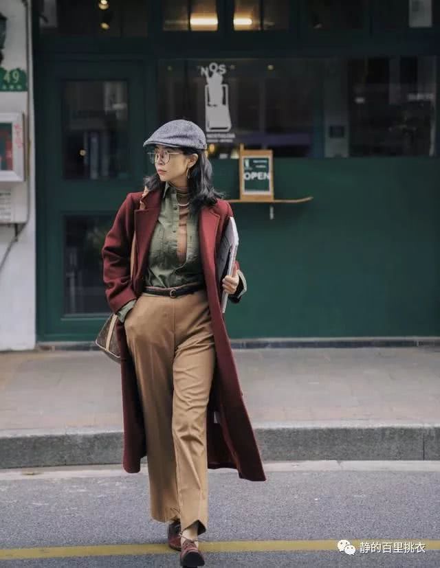 “打底衫+衬衫+外套”,玩转衣服叠穿,单品配色是关键