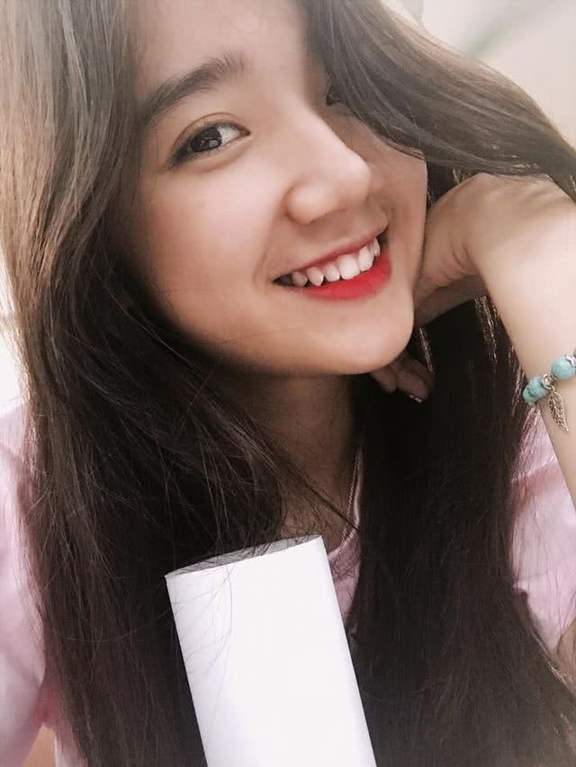 女大学生因长相漂亮走红,她自己则称没觉得漂亮更不会当网红