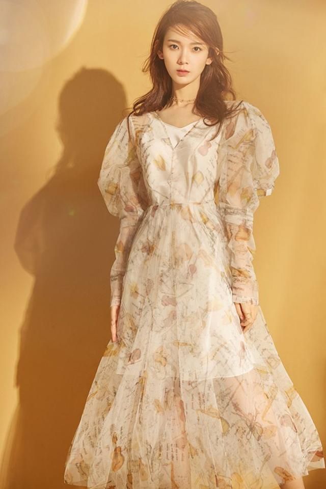 气质美女陈瑶最新古装造型曝光,性感又少女