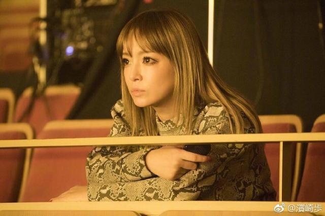 左耳失聪,绯闻与争议缠身,被万千少女迷恋的滨崎步