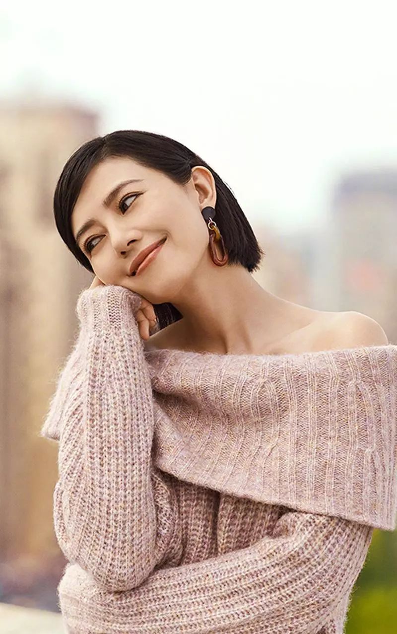 简直就是本行走的教科书!高圆圆这拍照也太好看了吧!