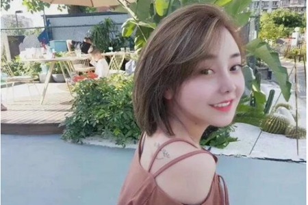 女生最减龄的波波头短发发型图片，发饰让你发量变多变时尚