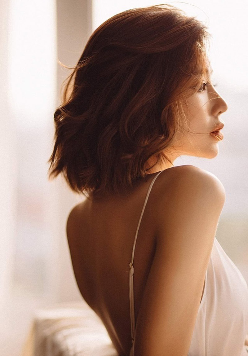 极品尤物美女蕾丝吊带性感撩人写真