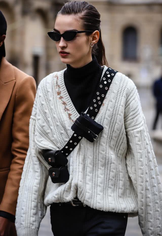 秋冬穿搭换件V领毛衣，发现不一样搭配的自己