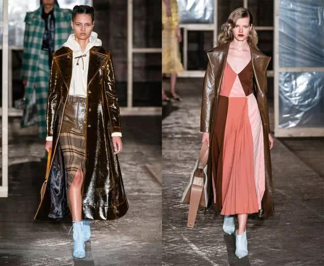 欧美街拍：连衣裙搭配长大衣，这样穿美丽又有气质