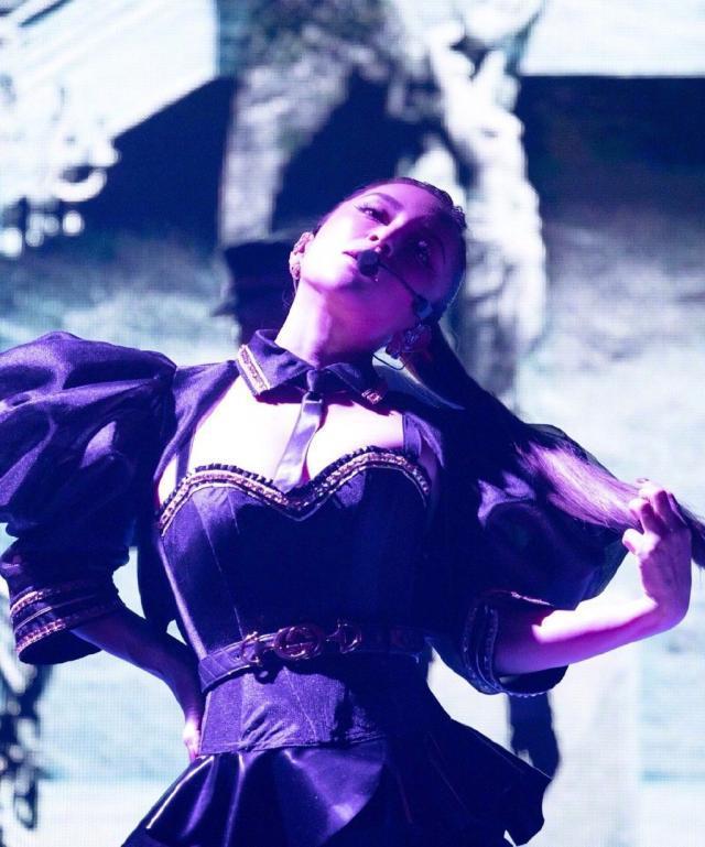 左耳失聪,绯闻与争议缠身,被万千少女迷恋的滨崎步