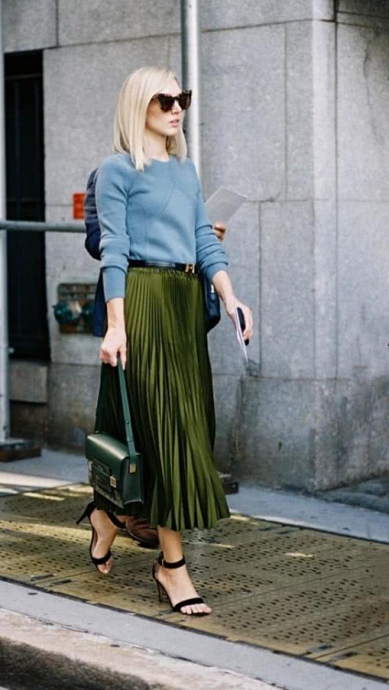 女人不管是穿裤子还是裙子,牢记这3个“上下法则”,显高显瘦