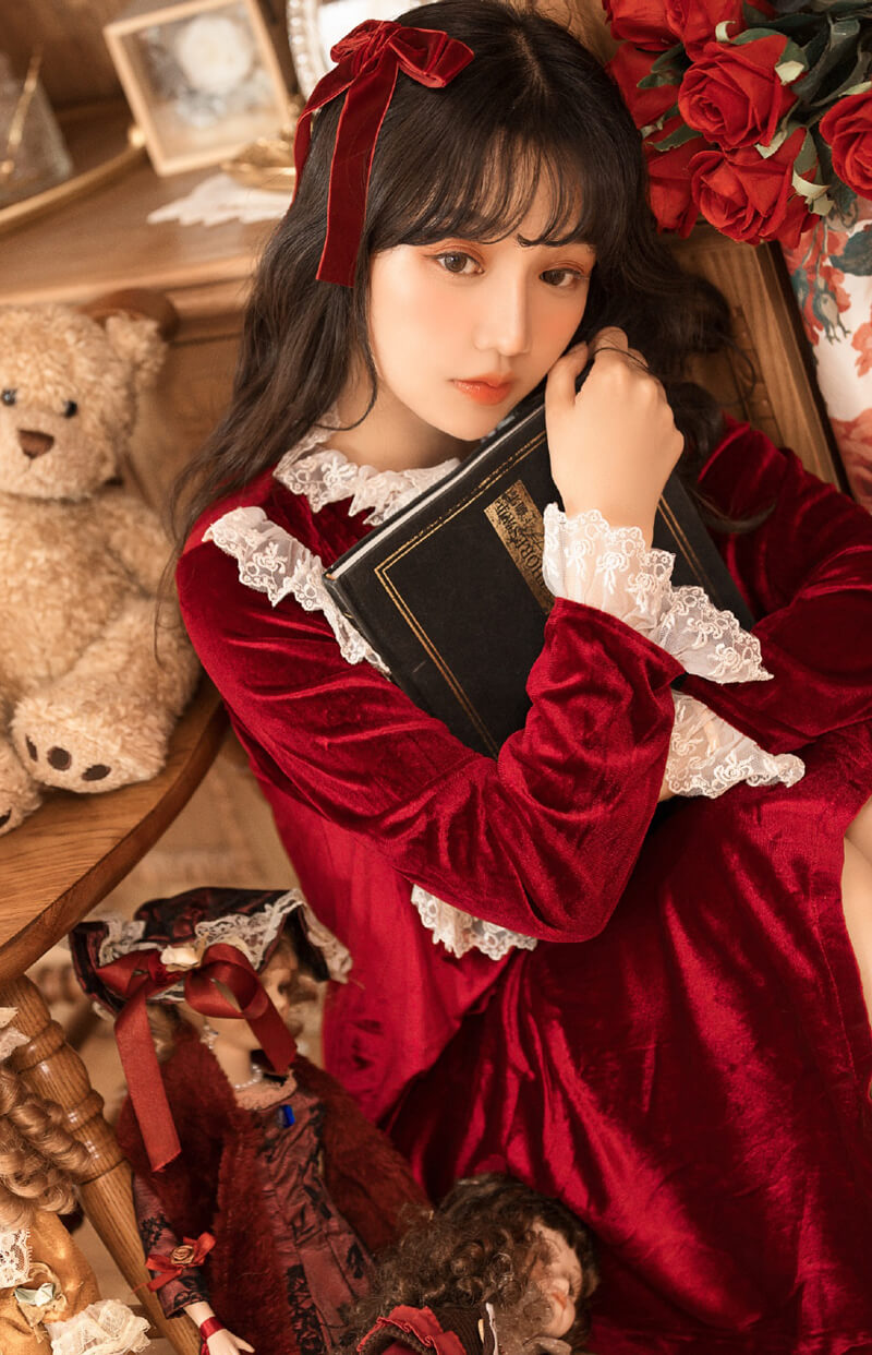 红裙美女罗莉性感诱人写真图片