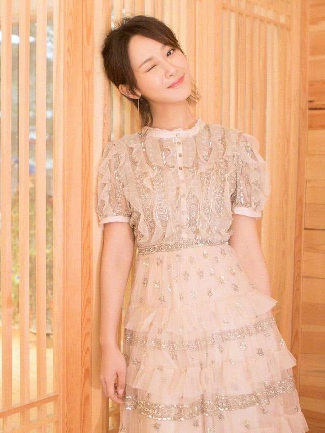 脸上有这4个特征的女生,一定要拒绝留“短发”,显老不说还邋遢