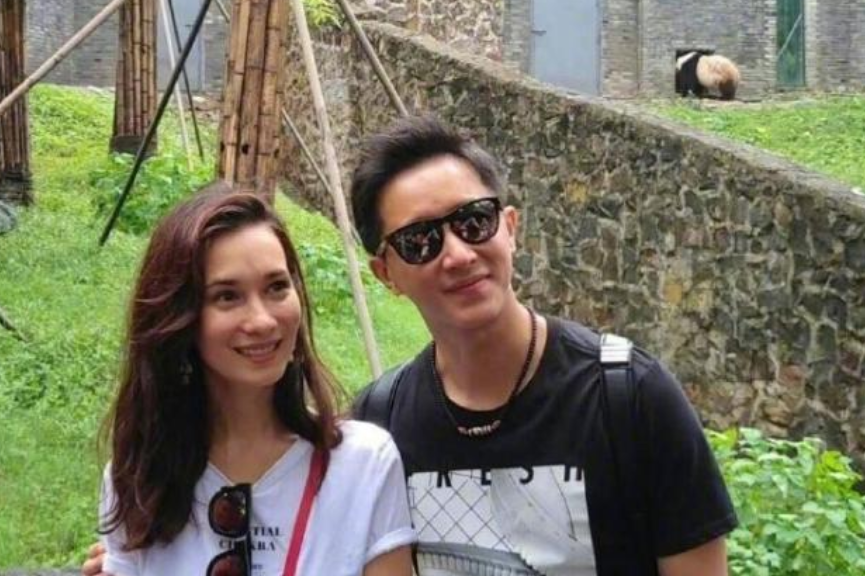 韩庚卢靖姗婚礼请柬遭猪队友曝光！为低调否认已婚，现在却人尽皆知