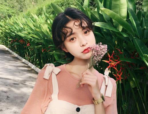 有发际线不好看？换刘海卷一下，让你颜值猛涨百倍