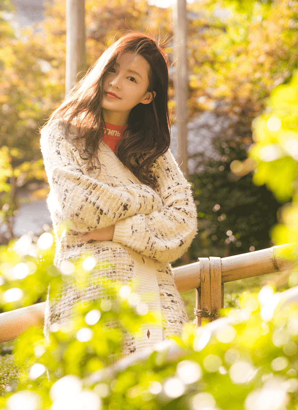 李沁一身超紧造型太考验身材了,果然是腿精