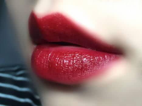 “红色”和“橘色”口红,你更适合哪个?这6个颜色一看便知!