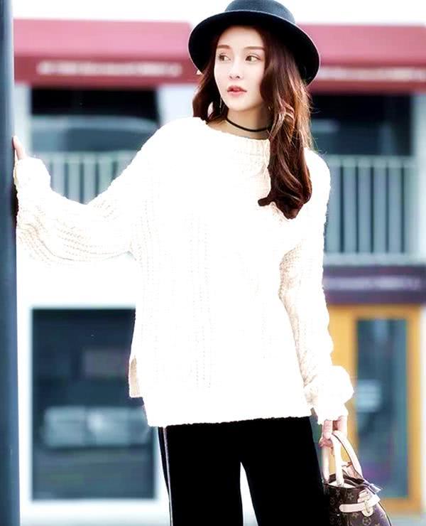 今年流行这3种颜色毛衣,搭配起来时尚减龄又有气质