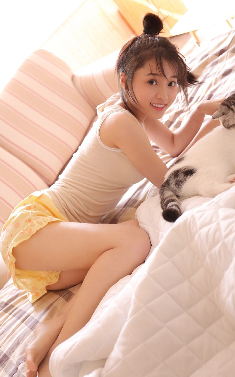 高挑性感尤物美少女吊带长腿写真图片