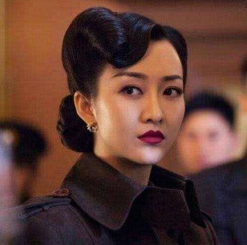 难怪王鸥一直是“大红唇”,看到她卸妆那一刻,网友:打扰了!