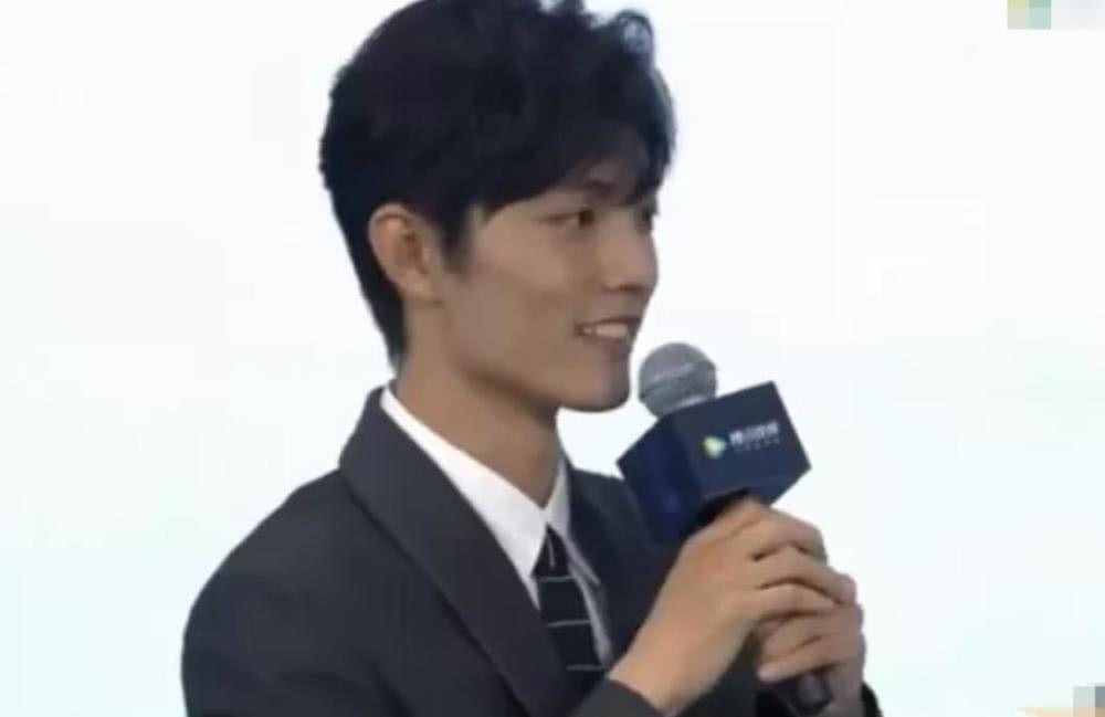 终于有人不把杨紫当兄弟了?肖战仅两字称呼她,网友:这对CP锁死