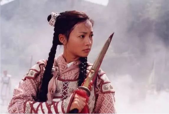 最美郭襄李绮红混血儿子曝近照,15岁高大帅气,还很有运动天赋