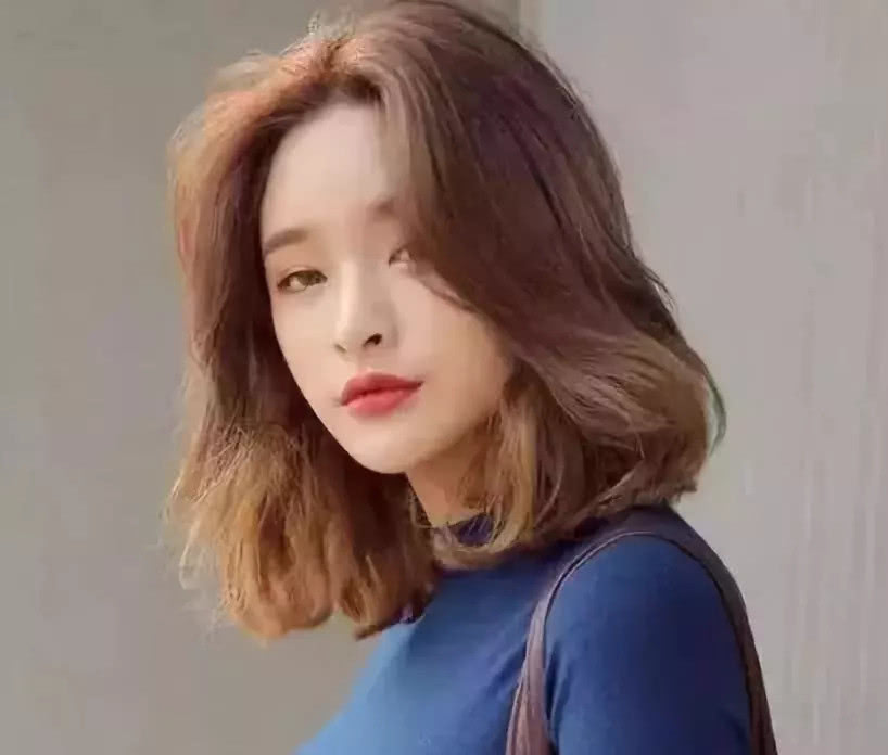 脸大的女生剪短发却显脸更大？这样一烫，瘦脸又时髦