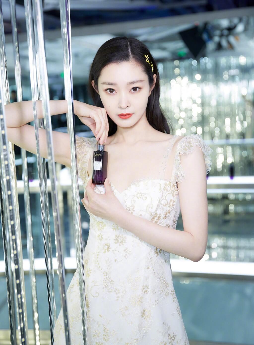 气质美女宋轶白裙性感优雅写真图片