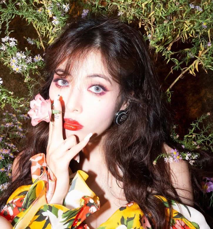 泫雅回归又美了,外行看“落泪妆”,内行看眼影!